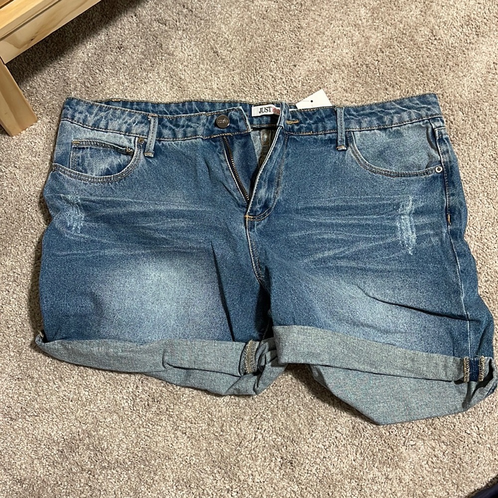 Cuffed shorts